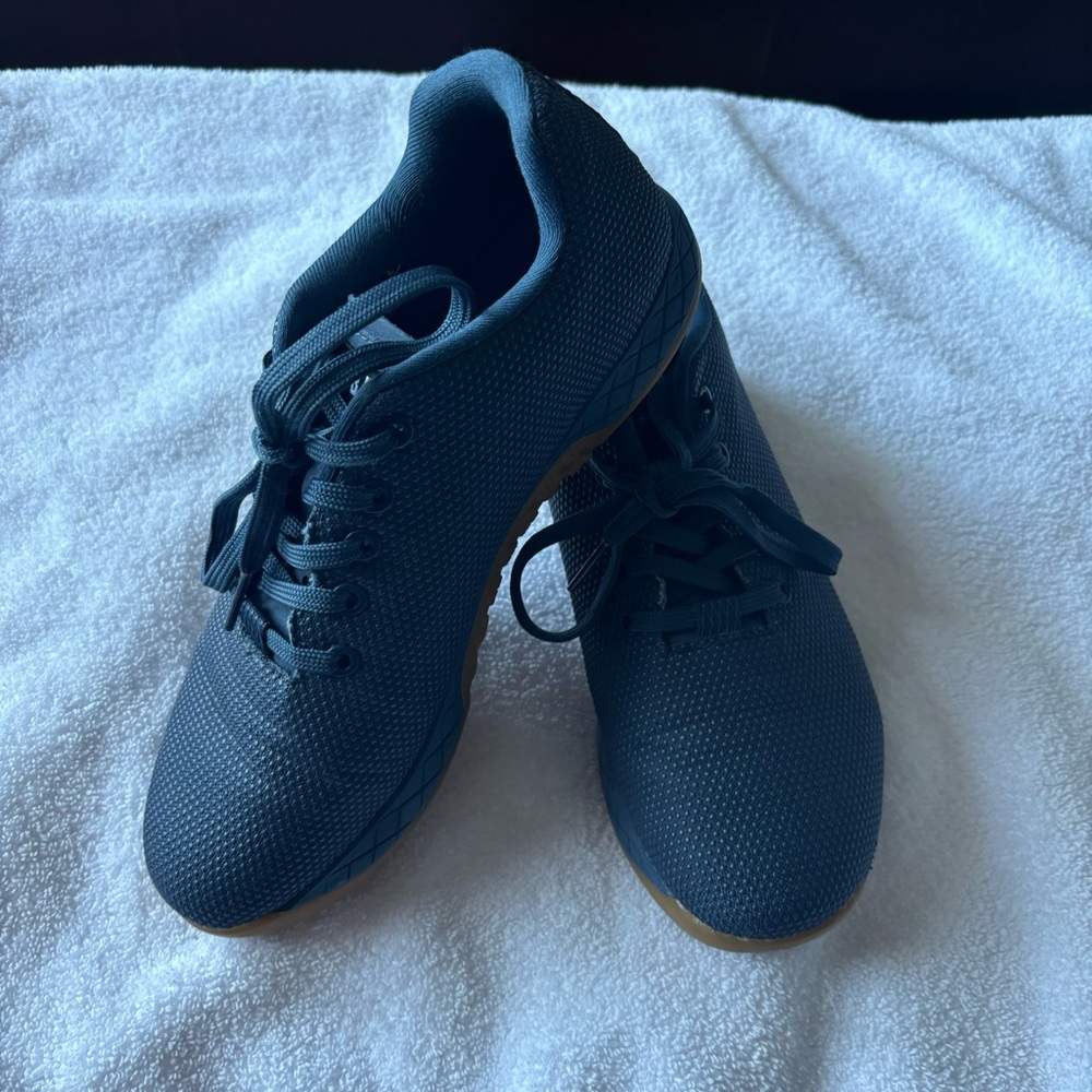 No Bull Trainers 9 like new